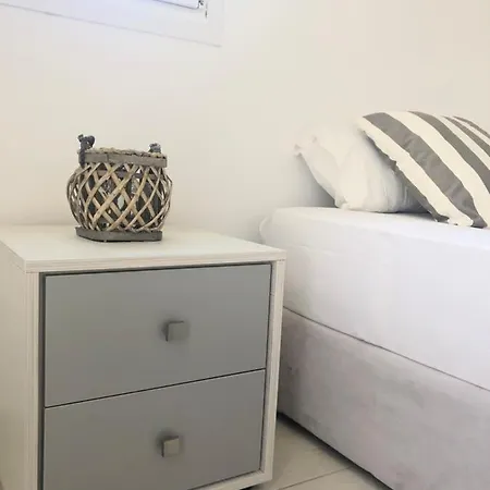 Jonaz Rooms & Suites