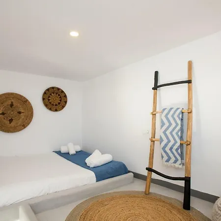 Jonaz Rooms & Suites ゲストハウス 3*